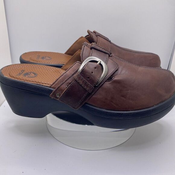 CROCS Women's 10 Brown Cobbler Buckle
Clog Mules Shoes Leather Sandals - Picture 7 of 11